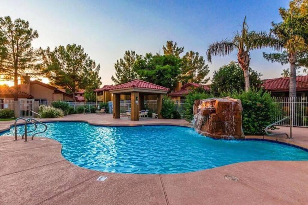 2Br Condo 15 Mins To Downtown Phoenix With Pool & Spa Kültér fotó
